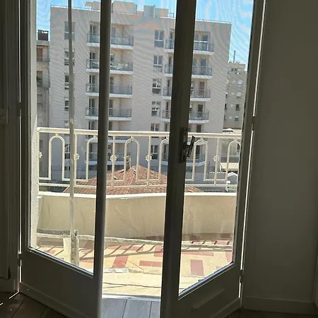 Apartment Good Location, Sunny Terrace, Beach And Shops At 4 Mn *